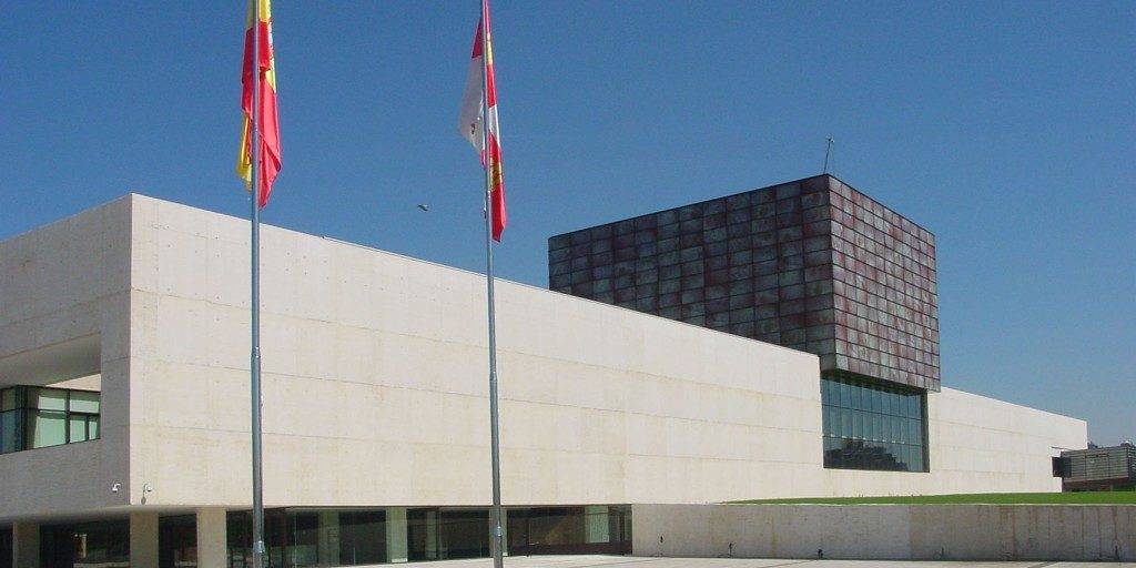 Más de 400 plazas para Auxiliar Administrativo Junta CyL