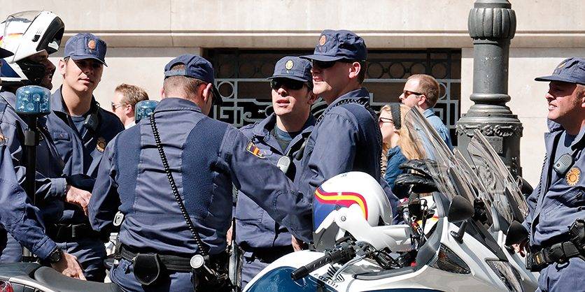 Y, ¿por qué opositar para Policía Nacional? Y, ¿por qué opositar para Policía Nacional?