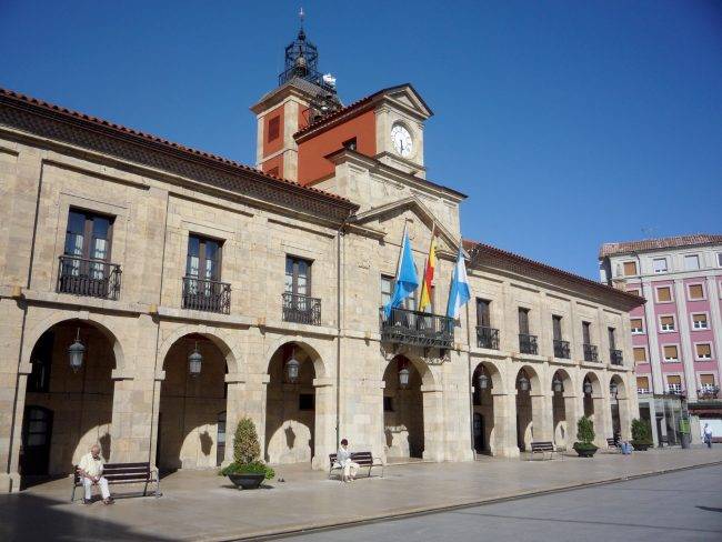 Convocadas 3 plazas de auxiliar administrativo en Avilés por promoción interna