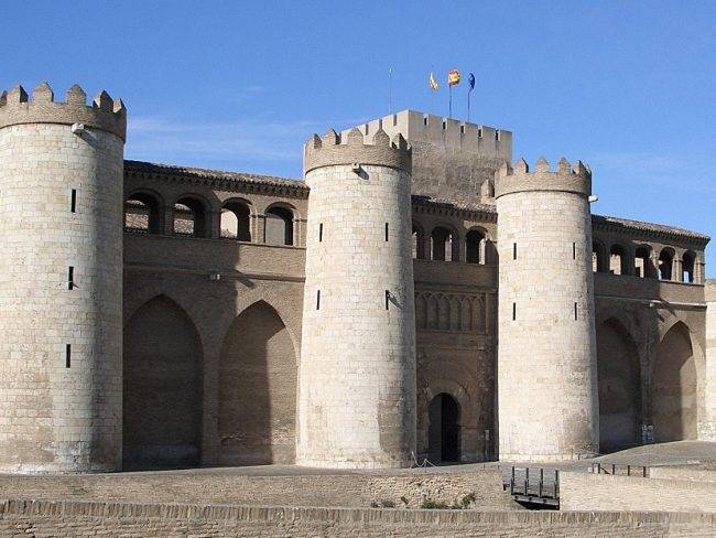 Aprobados del primer examen de auxiliares de Aragón: consulta los listados