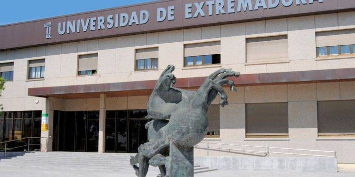 Convocadas 10 plazas de auxiliares de servicios de la UEX por turno libre