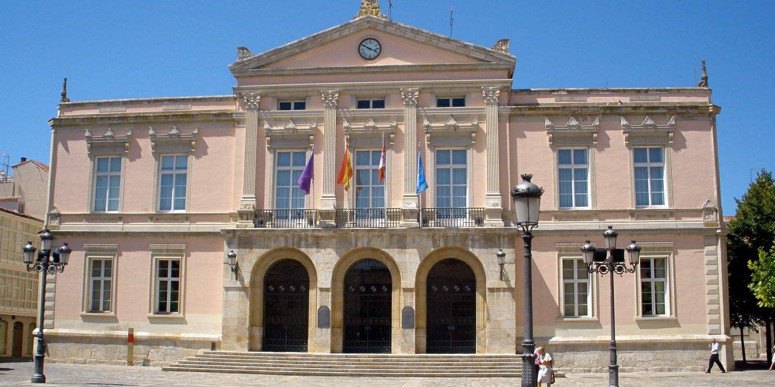 El 41% de los aprobados para la Bolsa de Auxiliares y Administrativos Palencia son alumnos de VEROPO