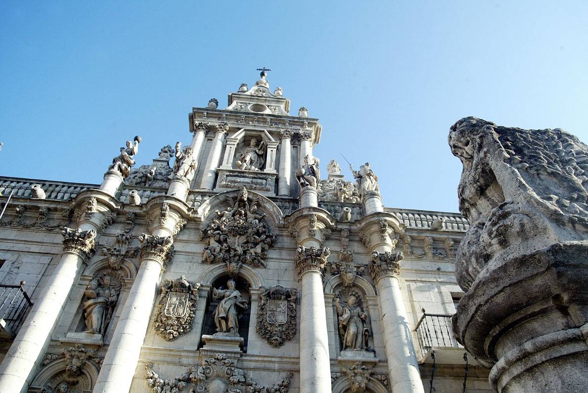 Nombramiento de funcionarios de carrera Auxiliar Administrativo UVA